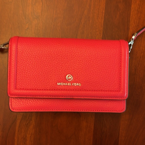 NWOT Michael Kors Jet Set Charm Small Phone Crossbody - Picture 3 of 15